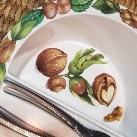 Vintage Melamine Nut Serving Bowl with Cracker - Picture 3 of 5